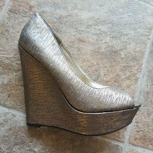 Steve Madden bronze pumps